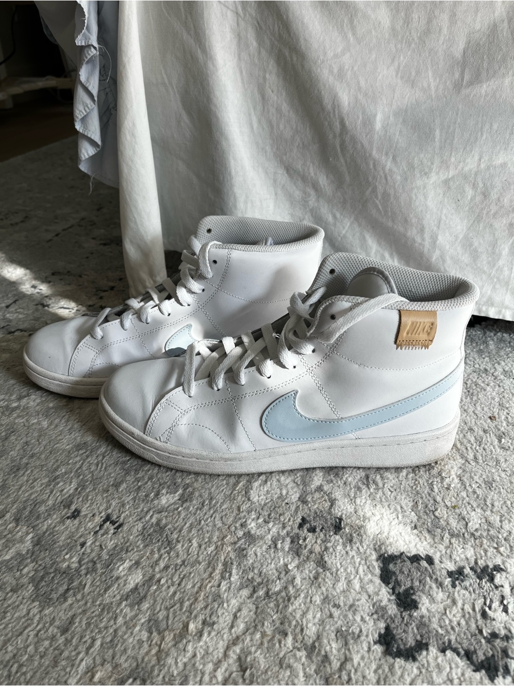 Nike Court Royale 2 tennis shoes